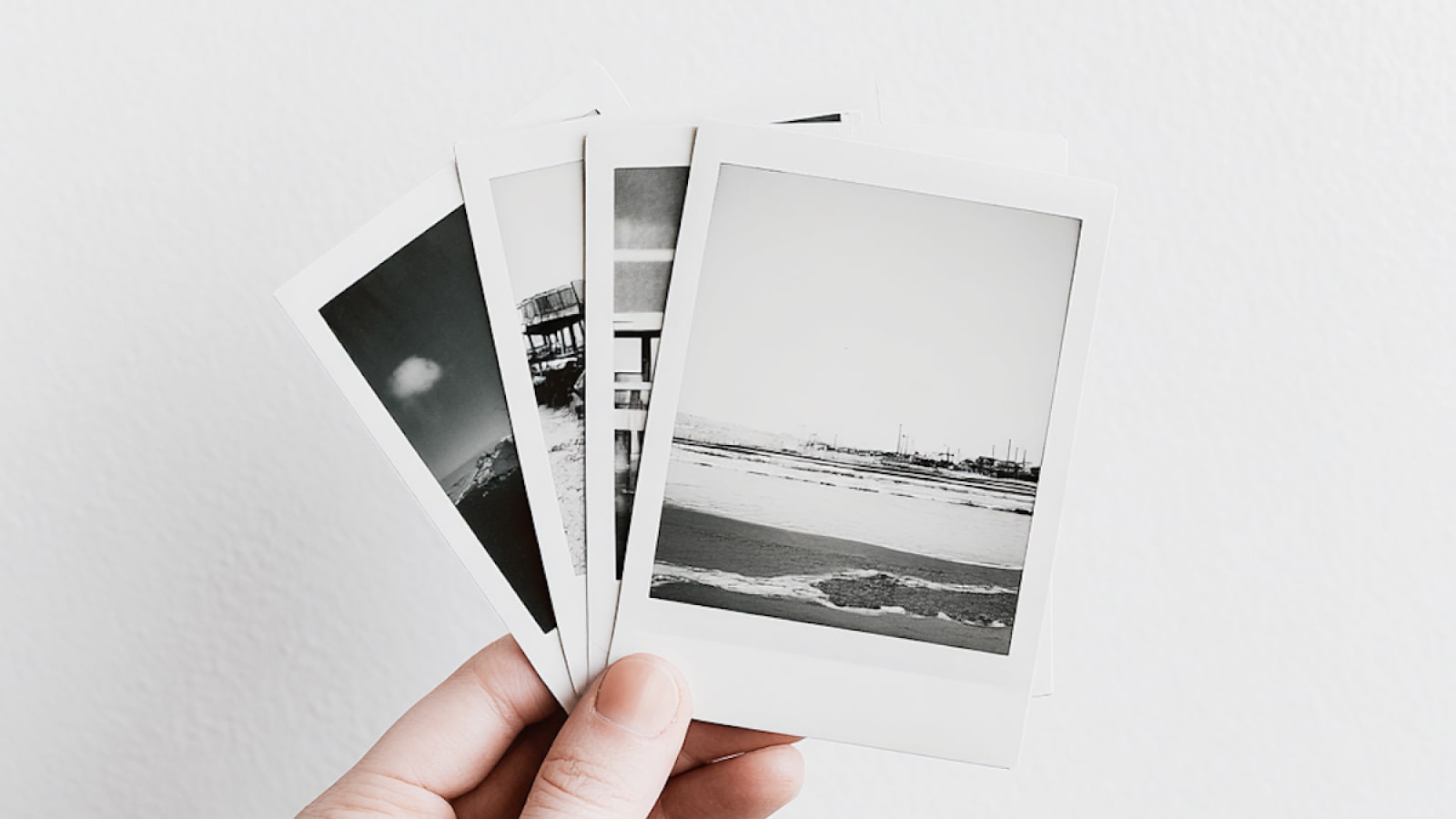 Building Strong Visual Stories Using Minimalist Composition